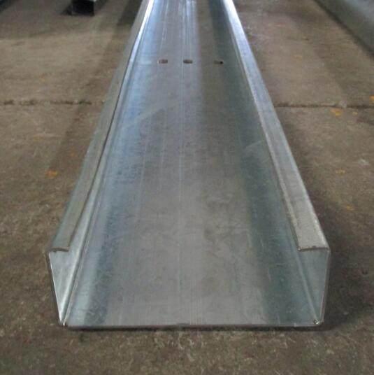 Terça C fora da máquina formadora de rolos Terça