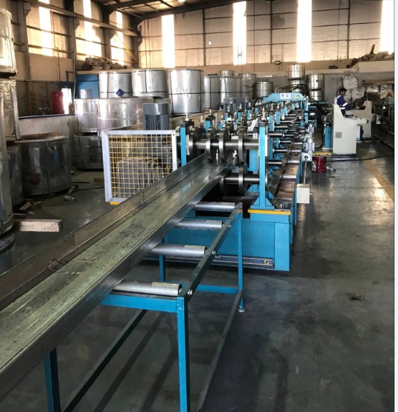 M&Aacute;QUINA DE FORMA&Ccedil;&Atilde;O DE ROLOS DE TE&Ccedil;A C 2