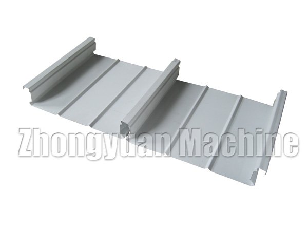 M&aacute;quina de costura em p&eacute;