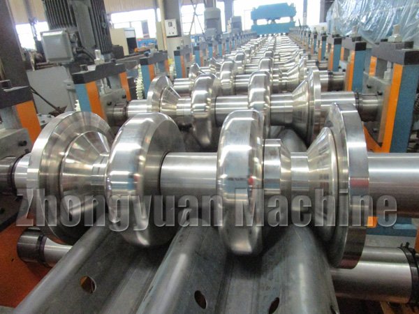 M&aacute;quina formadora de rolos de prote&ccedil;&atilde;o