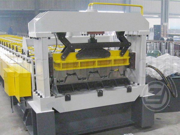 Máquina Antiga de Metal