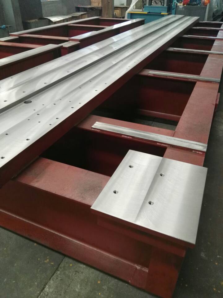 Estrutura da m&aacute;quina autom&aacute;tica CZ Purlin Roll Forming Machine.jpg