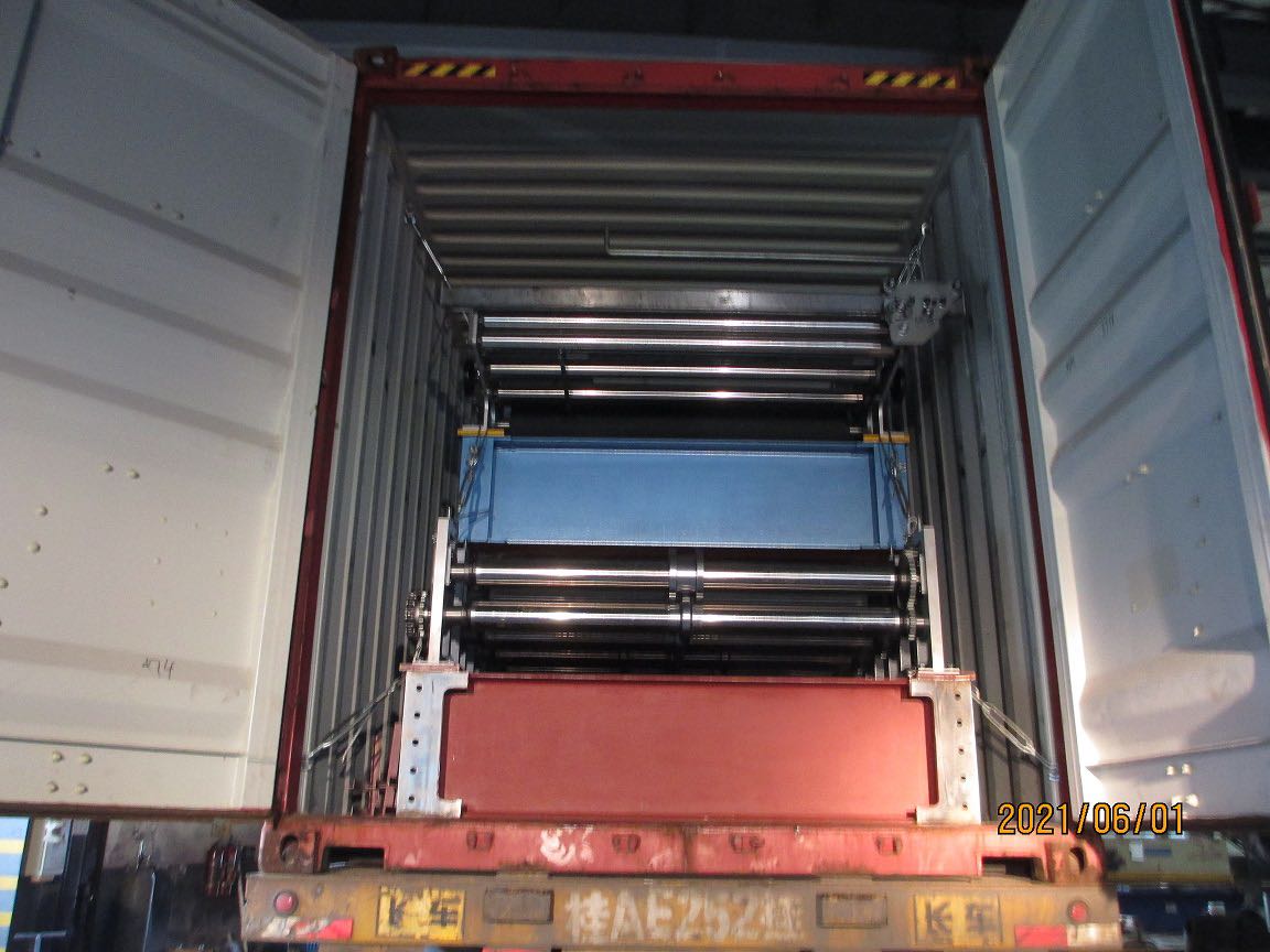 Entrega da máquina formadora de rolos para telhados de metal galvanizado Zhongyuan em 1º de junho de 2021 para a Índia