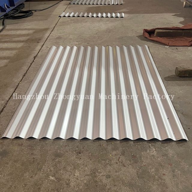 Máquina formadora de rolos para telhados de dupla camada com corte voador