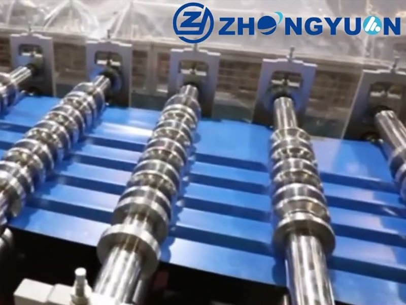European Structure Roof Sheet Roll Forming Machine With Flying Cutting-v1.jpg