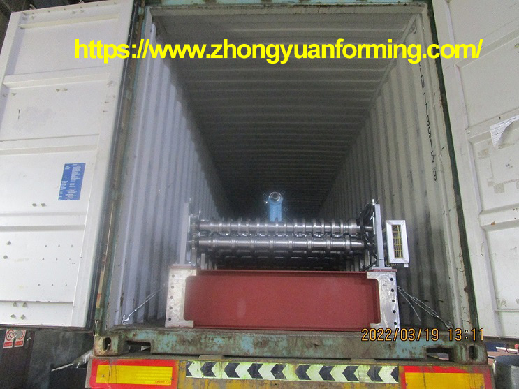 M&aacute;quina formadora de rolo para telhado de chapa ondulada zhongyuan com corte voador