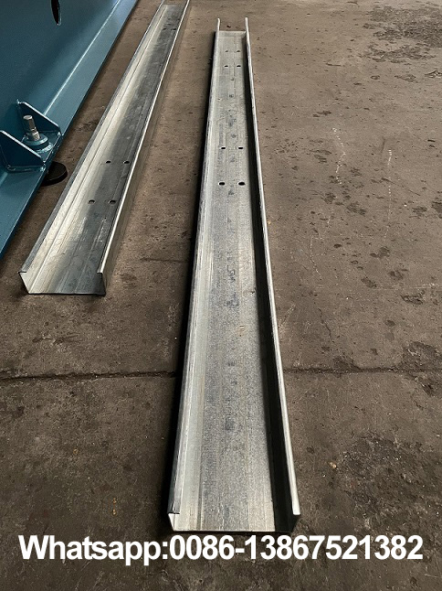 M&aacute;quina formadora de rolos de ter&ccedil;a Zhongyuan cz