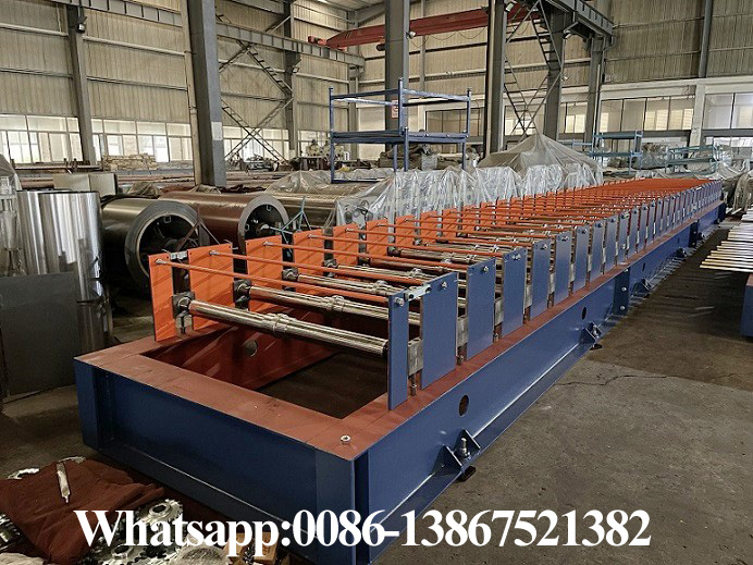 M&aacute;quina formadora de rolos para telhado de metal Zhongyuan para venda