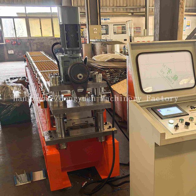 Preço especial da máquina formadora de rolos para cerca de perfil tipo C