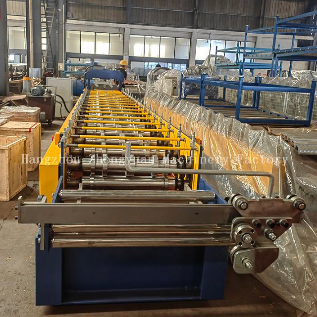 Máquina formadora de rolo para telhado com costura vertical