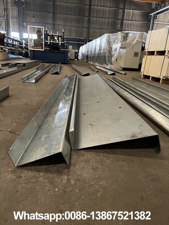 M&aacute;quina formadora de rolos de ter&ccedil;a Zhongyuan cz