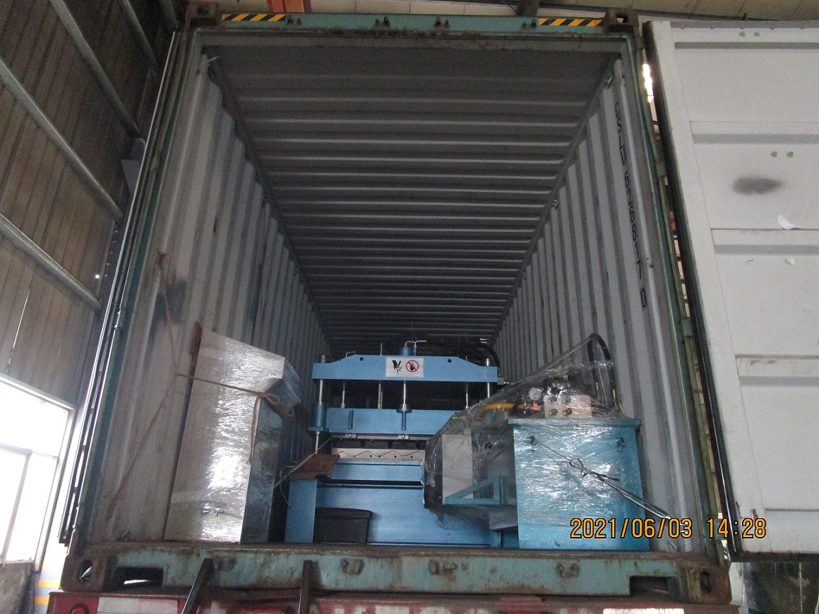 Entrega da máquina para fabricar telhas Zhongyuan em 4 de junho de 2021 para o México