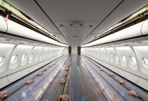 Trilhos guia do assento no avi&atilde;o