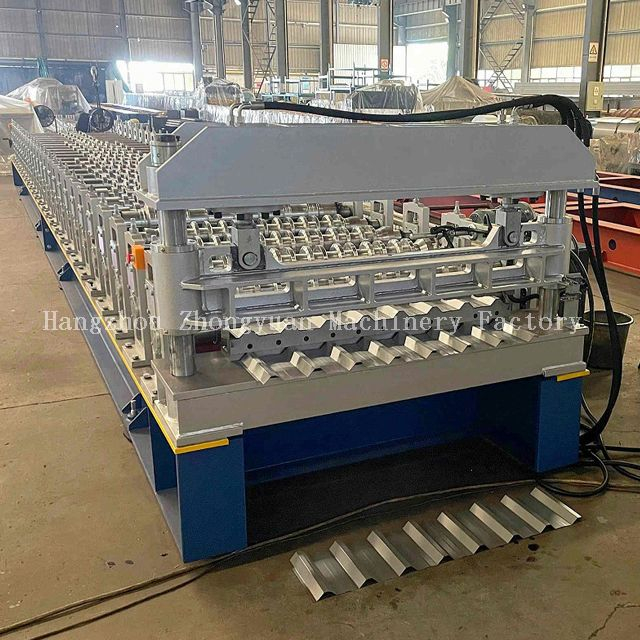 Máquina para fazer telhas