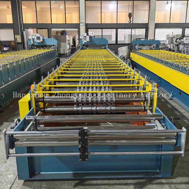 Máquina formadora de rolos para telhados de alta velocidade com corte elétrico