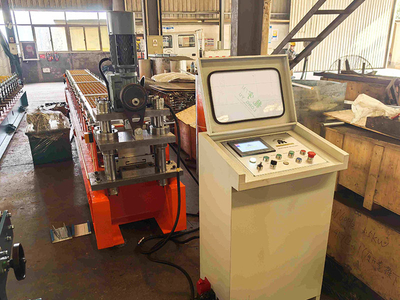4-Fence-roll-forming-machine