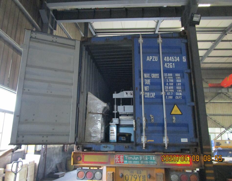 Máquina perfiladeira de telha escalonada entregue em 08 de junho de 2020