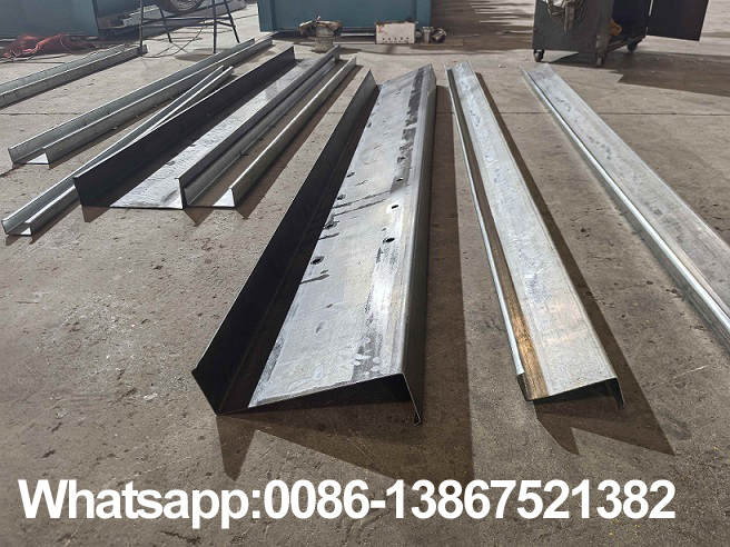 M&aacute;quina formadora de ter&ccedil;a Zhongyuan cz