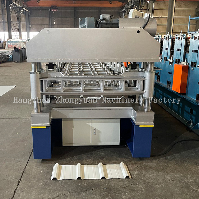 Máquina para fabricar telhas com corte elétrico