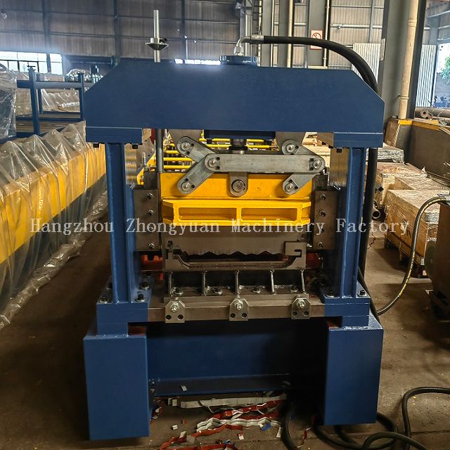 Máquina formadora de rolo para telhado com costura vertical