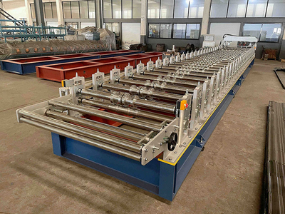 Hydraulic-Cutting-Roof-Sheet-Roll-Forming-Machine2