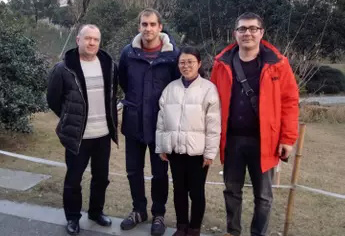 Comprador da Rússia inspecionará máquina perfiladeira encomendada em 30 de março de 2019 O comprador visitou para inspecionar máquinas formadoras de rolo encomendadas na fábrica de Zhongyuan. 