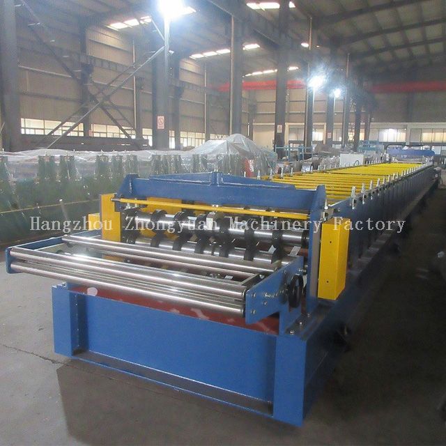 Máquina formadora de rolos para deck de metal com corte voador