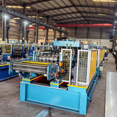 Máquina perfiladeira automática de perfis C com pós-corte e pré-corte