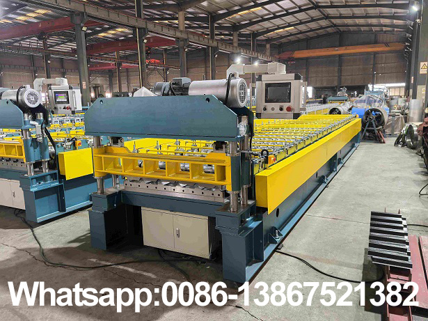 M&aacute;quina formadora de rolos para telhado de metal Zhongyuan para venda