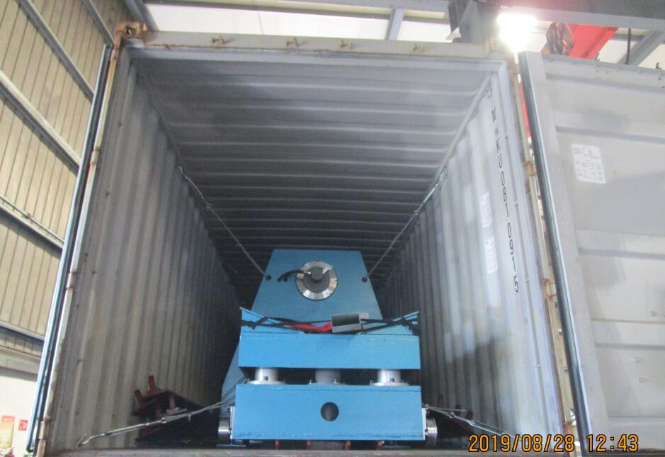 Entrega de desbobinador hidráulico 15T com carro de bobina em 28 de agosto de 2019