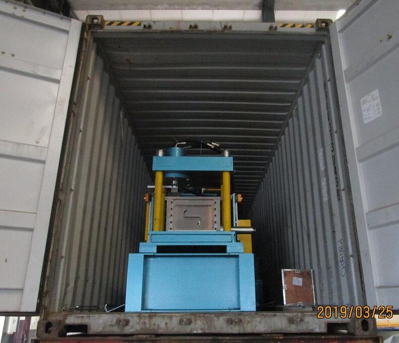 03.25 z M&Aacute;QUINA FORMADORA DE PURLIN PARA A &Iacute;NDIA