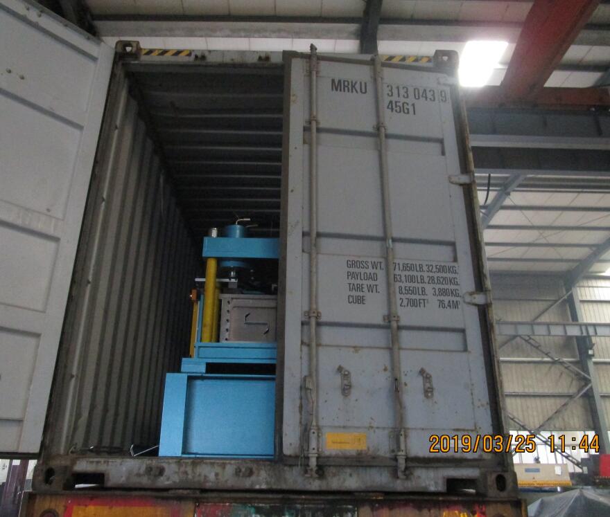 Entrega automática da máquina formadora de rolos Z para a Índia em 25 de março de 2019